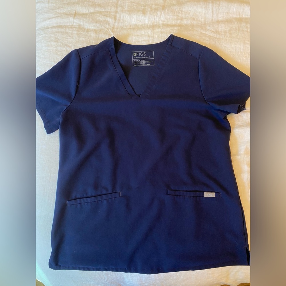 Women’s Fig’s scrub set navy blue